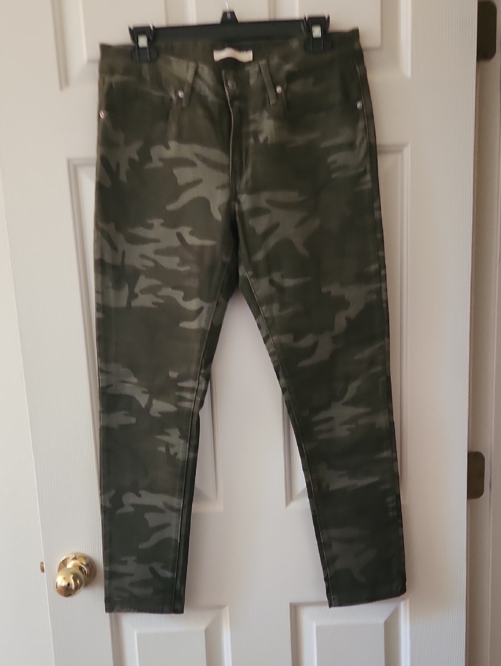 Camo Print Skinny 711 Levi's Jeans - Olive Green. Never Worn